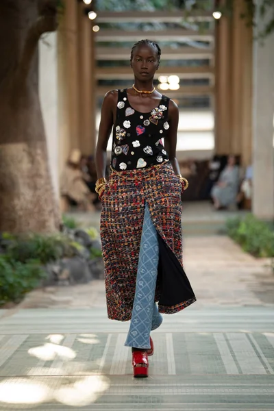 Look 28